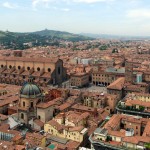 http://it.wikipedia.org/wiki/File:Bologna-SanPetronioPiazzaMaggiore1.jpg